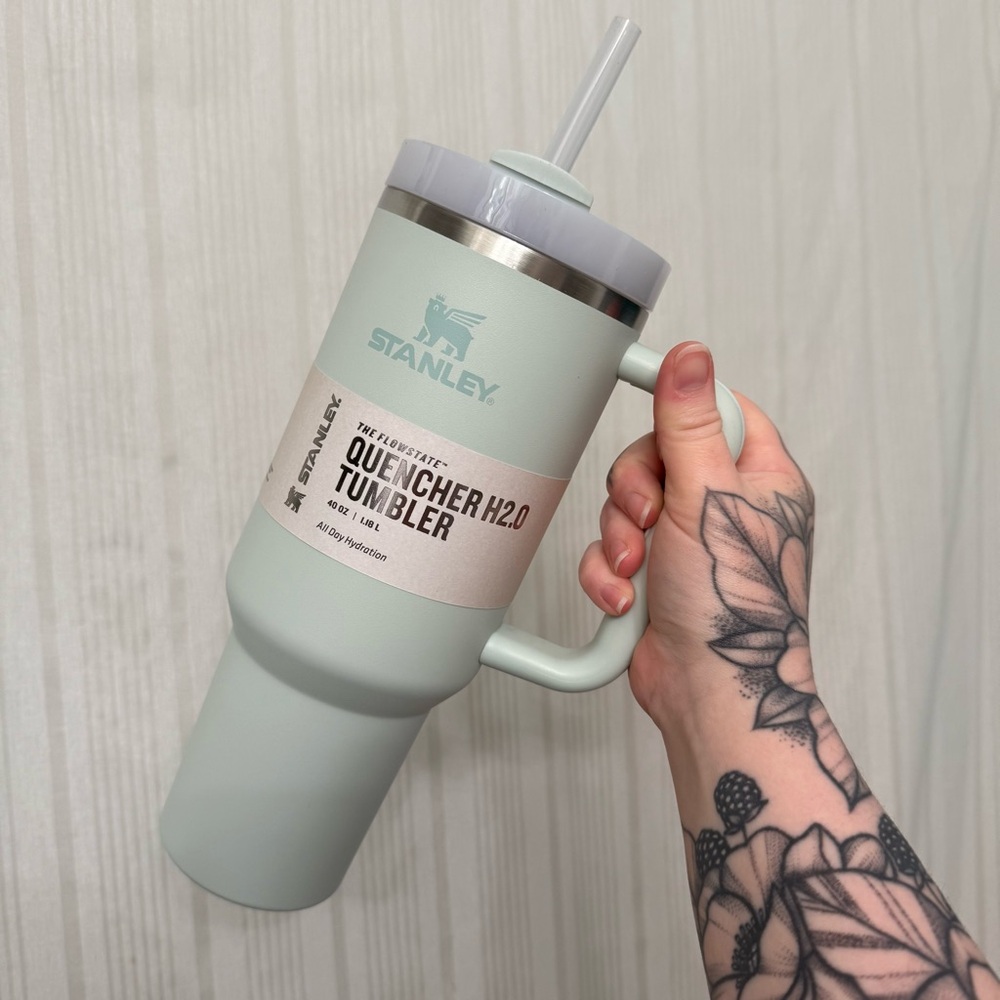NIB🔥 STANLEY THE QUENCHER H2.0 FLOWSTATE™ TUMBLER | 40 OZ in MIST - Picture 4 of 8